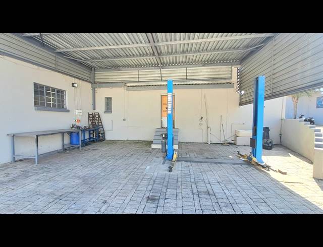 8,476M² OFFICE FOR SALE IN VEREENIGING INDUSTRIAL